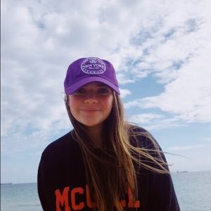 Meet your Posher, Claudia